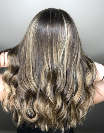 balayage sweep or paint no harsh regrowth line foiliage bronde freehand paint open air paint